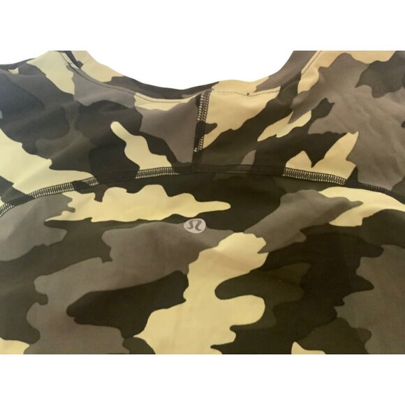 Lululemon Camouflage Athletic Top. Size 6 - Picture 4 of 4